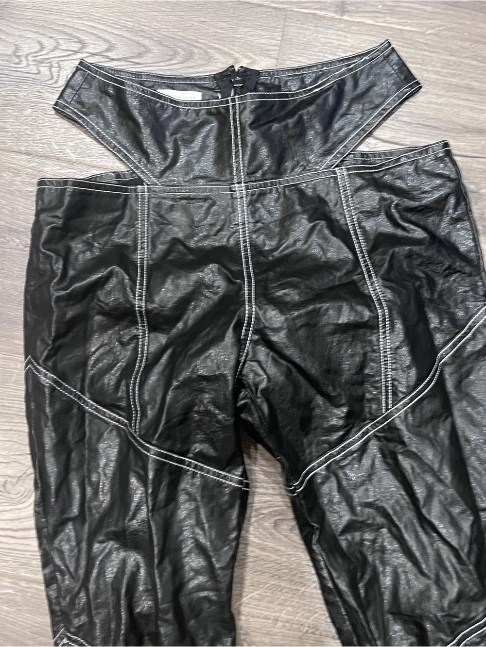 High-Waist Cutout Straight Leg Pants - Black - Picture 3 of 4